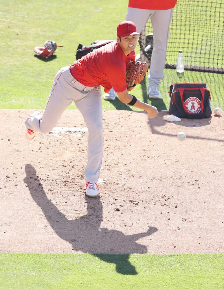 【画像・写真】大谷翔平「W2桁」達成へ　44試合ぶりベンチスタート＆ブルペン35球　スプリット入念に確認