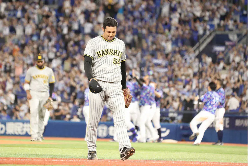 【画像・写真】阪神　痛恨サヨナラ負け　加治屋が痛い一打浴びる