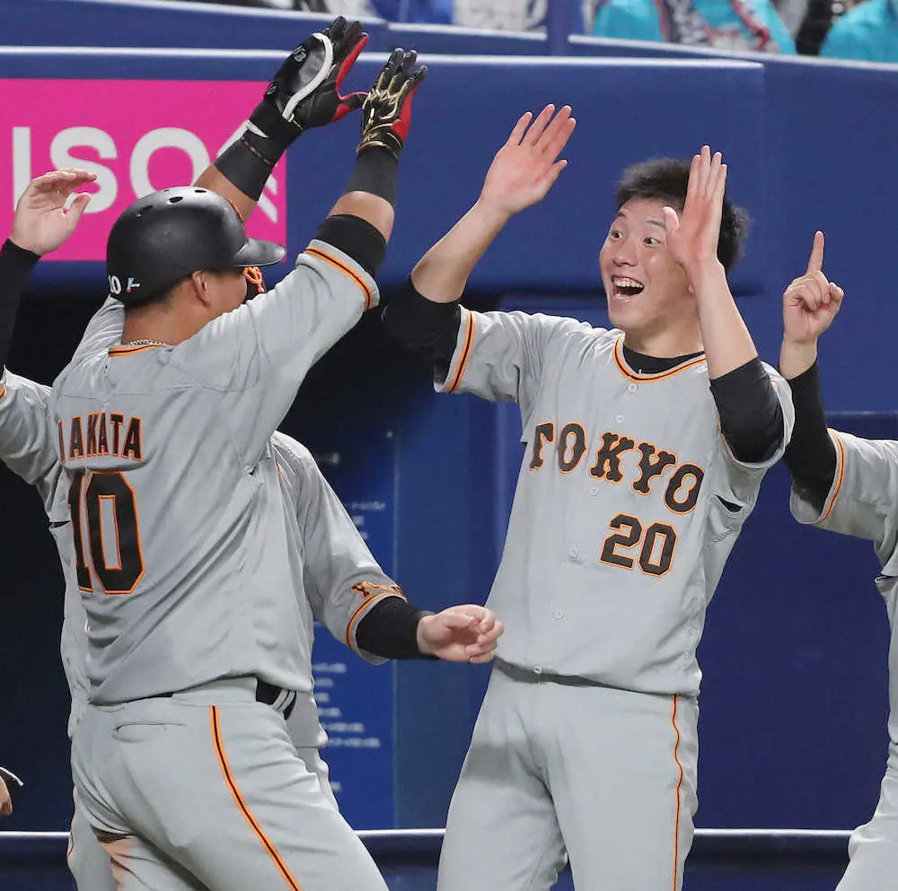 【画像・写真】巨人・中田翔が劇的13号で戸郷にプロ初2桁勝利プレゼント　天敵のR・マルティネス撃ち