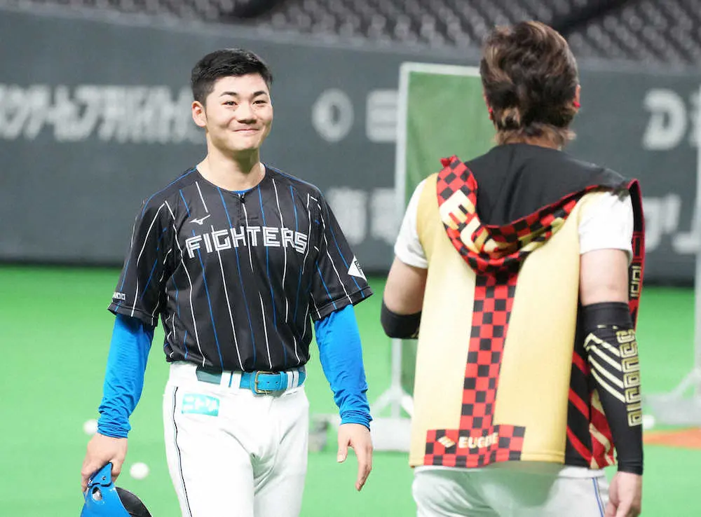 【画像・写真】日本ハム・清宮　左肩の違和感で途中交代　新庄監督「1打席目からおかしなスイングを」