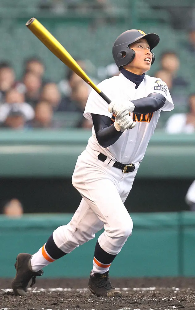 【画像・写真】【あの甲子園球児は今（10）神港学園・伊藤諒介】通算94発の強打者は“本塁打級”契約目指す営業マンに