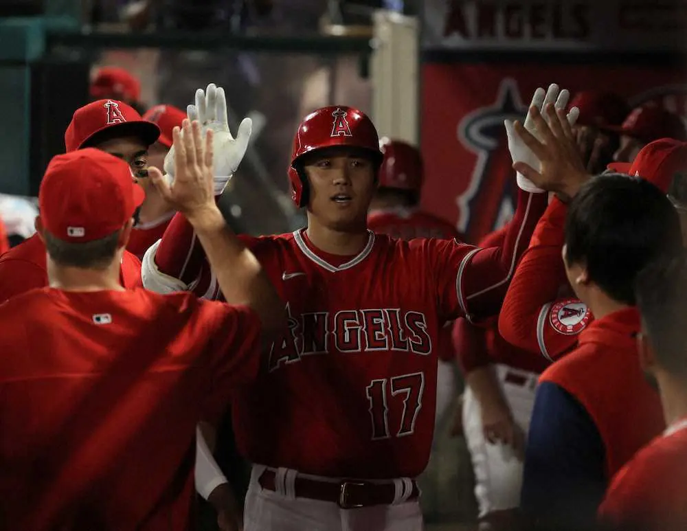 【画像・写真】大谷の反撃26号ソロに指揮官「あの本塁打が9回の同点劇を呼び、延長11回のサヨナラにもつながった」