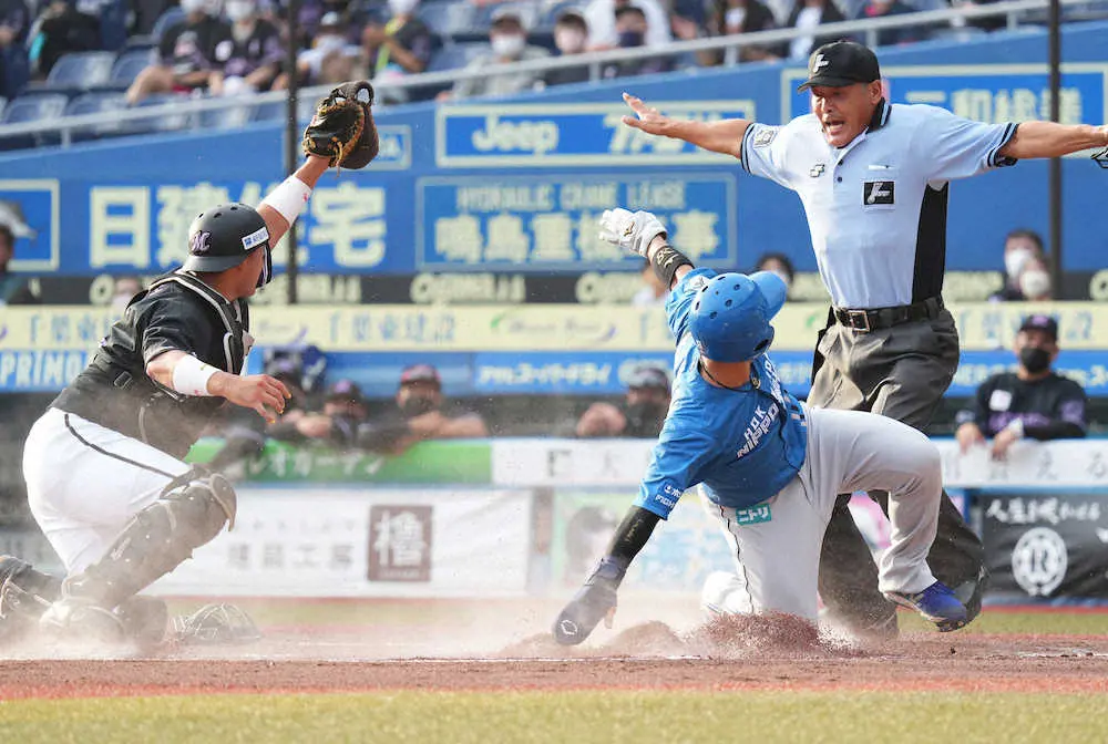 【画像・写真】新庄監督してやったり!日本ハム　初回の重盗成功がネットで話題「作戦勝ち」「ミスを帳消し」