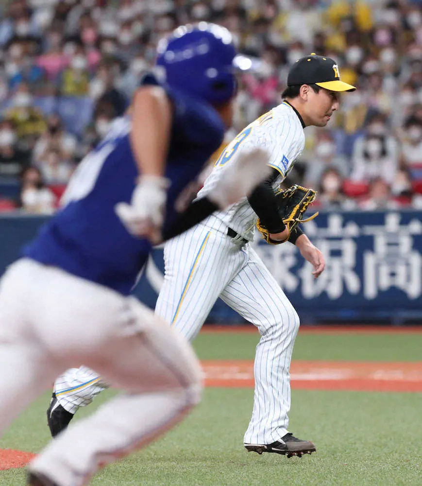 【画像・写真】【内田雅也の追球】『江夏の21球』のように…スクイズを察知した岩崎　外しにかかった中で無念の悪投