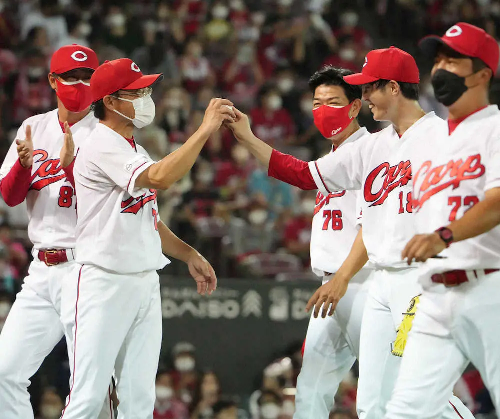 【画像・写真】2桁勝利&2連続完封の広島・森下　お立ち台で爆笑かっさらう「ギリギリのホームランを打ってくれた」