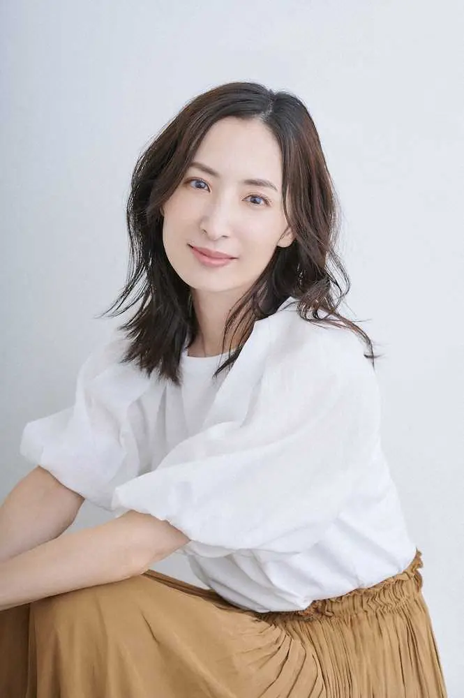 【画像・写真】日本ハム　27日のソフトバンク戦で女優・真飛聖がファーストピッチ