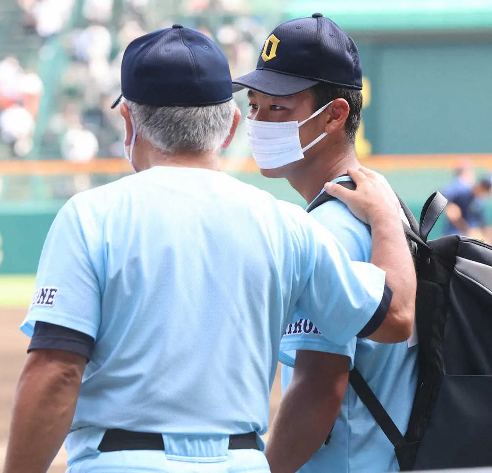【画像・写真】【甲子園】近江・多賀監督「甲子園で11勝してくれてありがとう」エース・山田に感謝し将来に期待