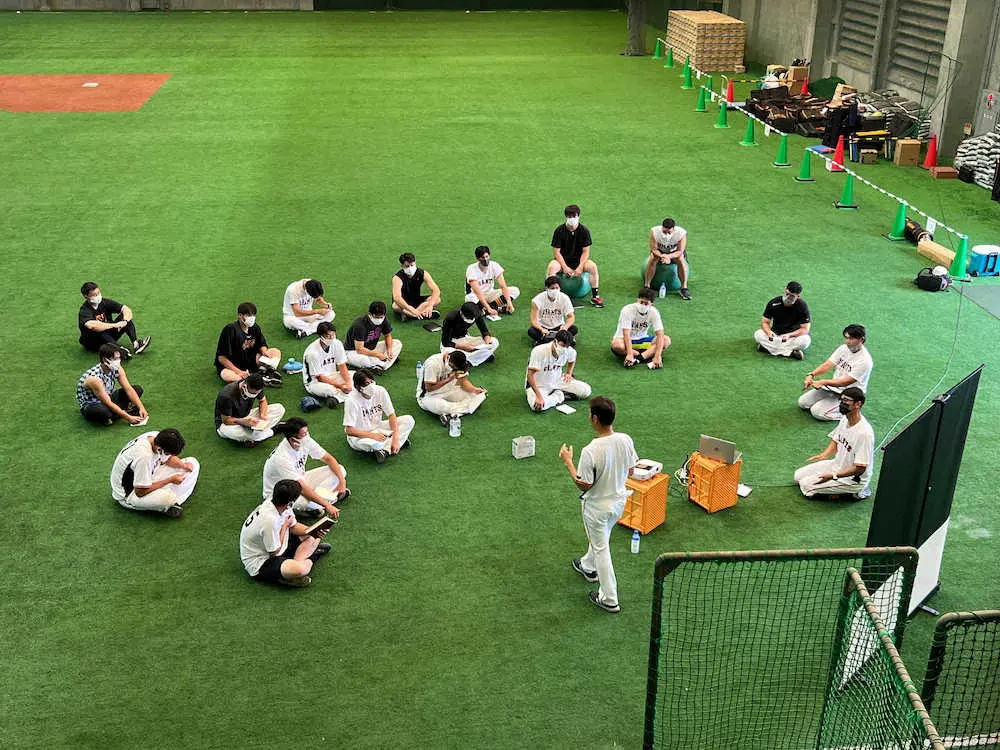 【画像・写真】巨人・高橋尚成臨時コーチ　3週間指導終え「充実した時間」