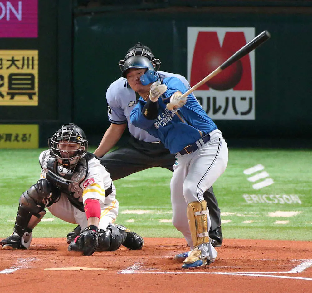 【画像・写真】日本ハム・佐藤　セーフティースクイズは決めたが満塁で悔しい三振