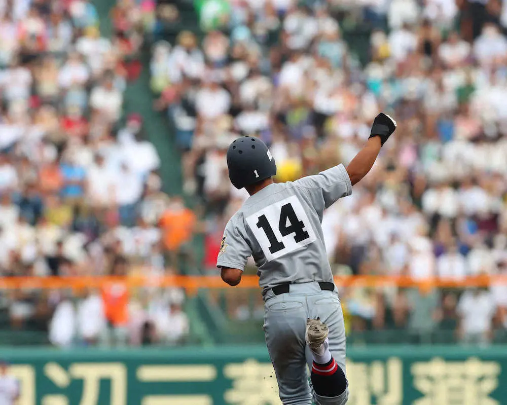 【画像・写真】仙台育英アルプス、聖光学院の思い受けて急きょ「キセキ」演奏…「GReeeeN」もメッセージ