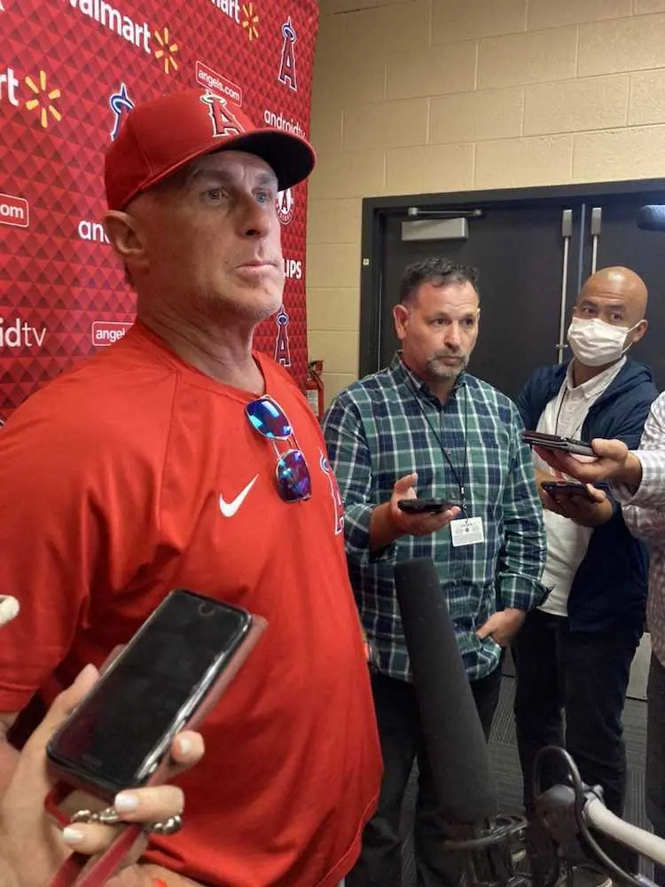 【画像・写真】エンゼルス・ネビン監督代行　胃腸炎で途中交代の大谷に「スーパーマンと呼ぶが、彼が人間だと示す一例」