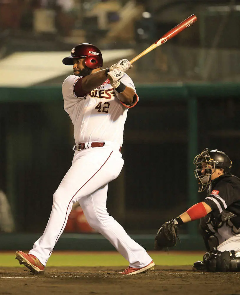 【画像・写真】楽天の新助っ人・ギッテンスが待望の来日初安打　4月に左手首骨折も復帰戦で快音