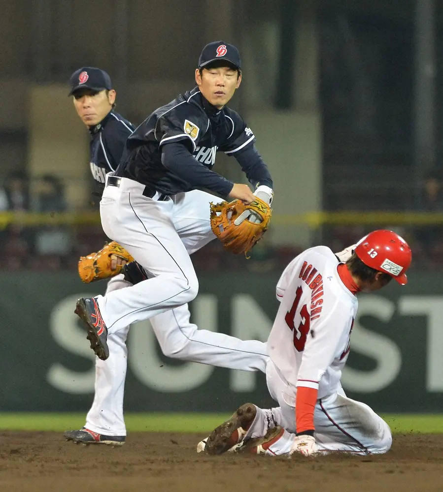 【画像・写真】中日ファンのみならず野球ファンを魅了した「アライバ」コンビの連係