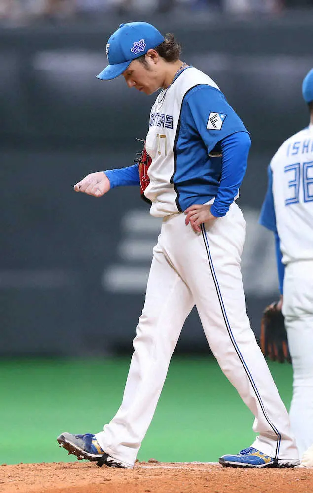 【画像・写真】日本ハム・伊藤は“三度目の正直”ならず　2年連続2桁勝利はまたもお預けに「何も言うことがありません」