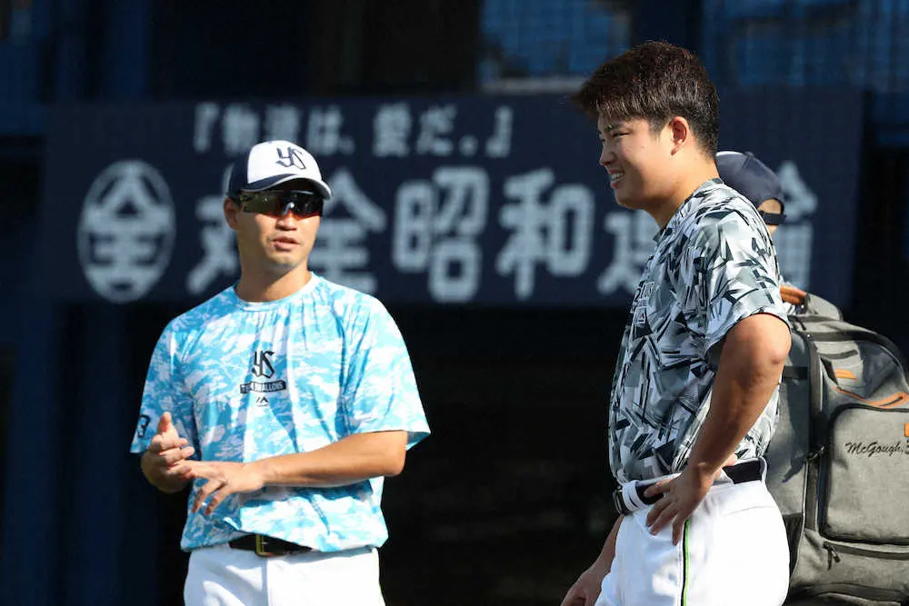 【画像・写真】ヤクルト村上　ついに打率・330に　DeNA戦の初回、カーブを右前へ　令和初の3冠へ打率さらに上昇