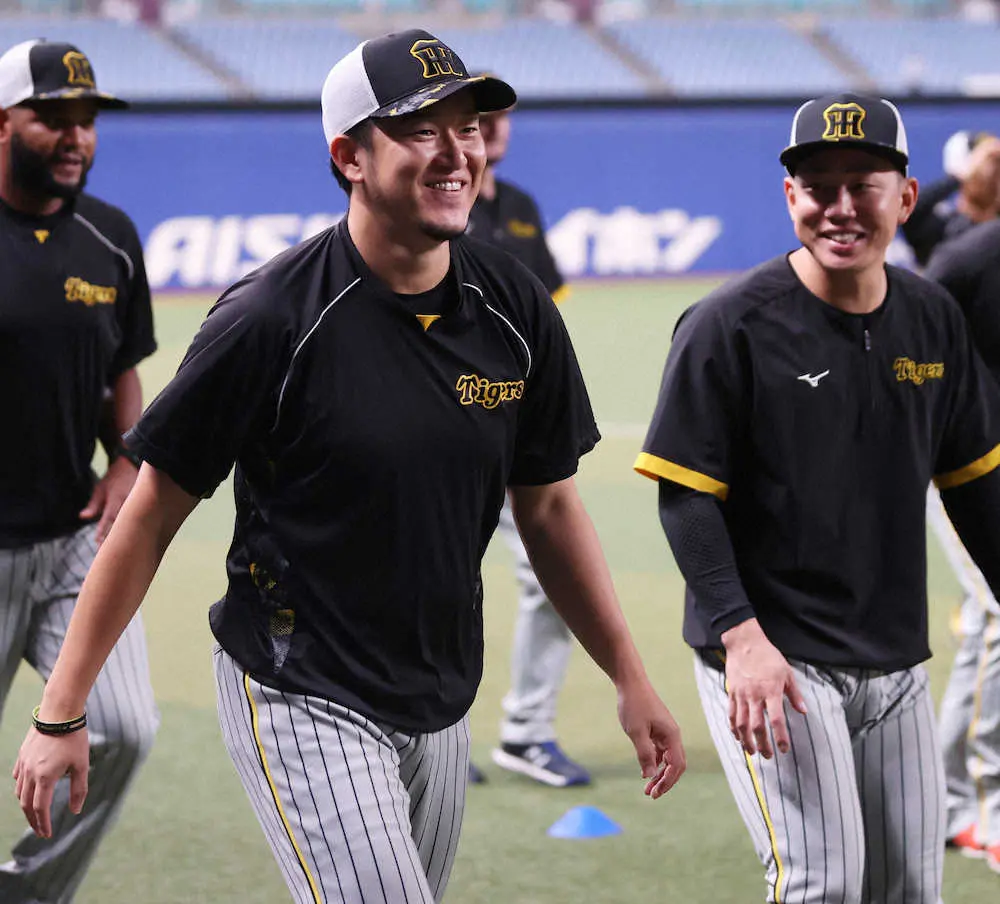 【画像・写真】阪神・岩貞　国内FA権取得で「みなさんに感謝」　今季自己最速154キロに更新　動向注目の左腕