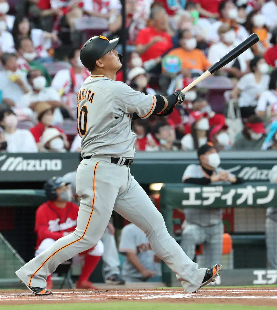 【画像・写真】巨人・中田、負ければ再び5位の一戦で先制犠飛　前夜に右膝痛め途中交代も「4番・一塁」先発