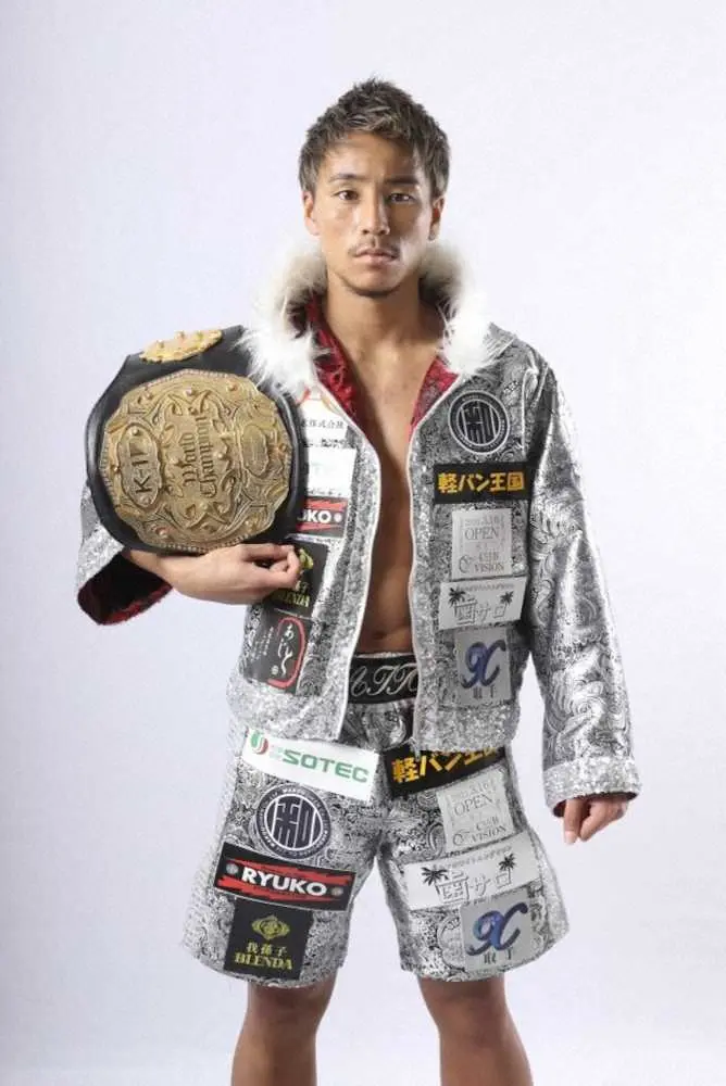 【画像・写真】K―1フェザー級王者・軍司泰斗　9・1イースタンL日本ハム―巨人戦で始球式