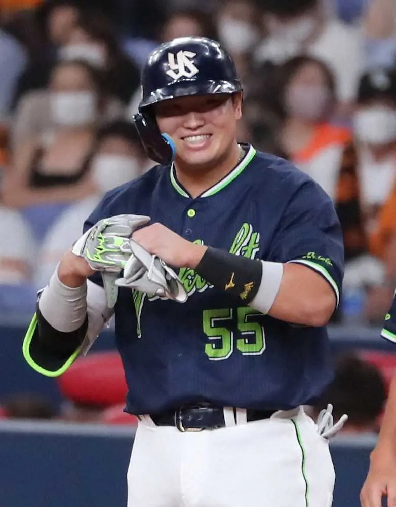 【画像・写真】ヤクルト4連勝！　巨人との延長戦を制す　村上4の1で打率・340→・339も決勝ホームイン！