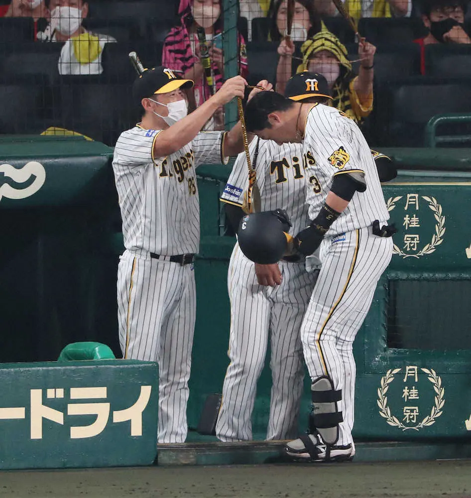 【画像・写真】阪神・矢野監督「すごい。振りに行くことはできてもね」　3ボールからひと振りで仕留めたV弾の大山を絶賛
