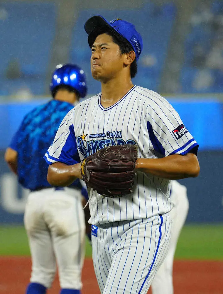 【画像・写真】【隠しマイク】DeNA・今永　通算200S達成の山崎へ「僕の方が給料安いんで。気持ちだけあげました」