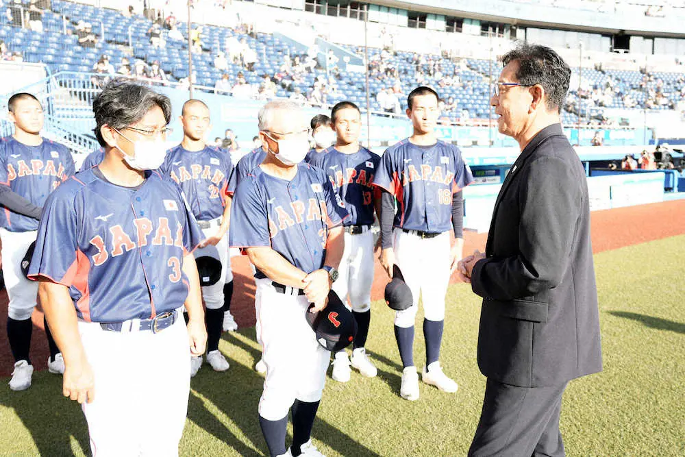 【画像・写真】侍・栗山監督　高校日本代表を激励「優勝してください」
