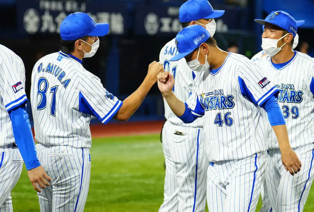 【画像・写真】DeNA三浦監督「まだまだ直接対決残っている」6差ヤクルト追走へ、雨ニモマケズ投打かみ合い3連勝