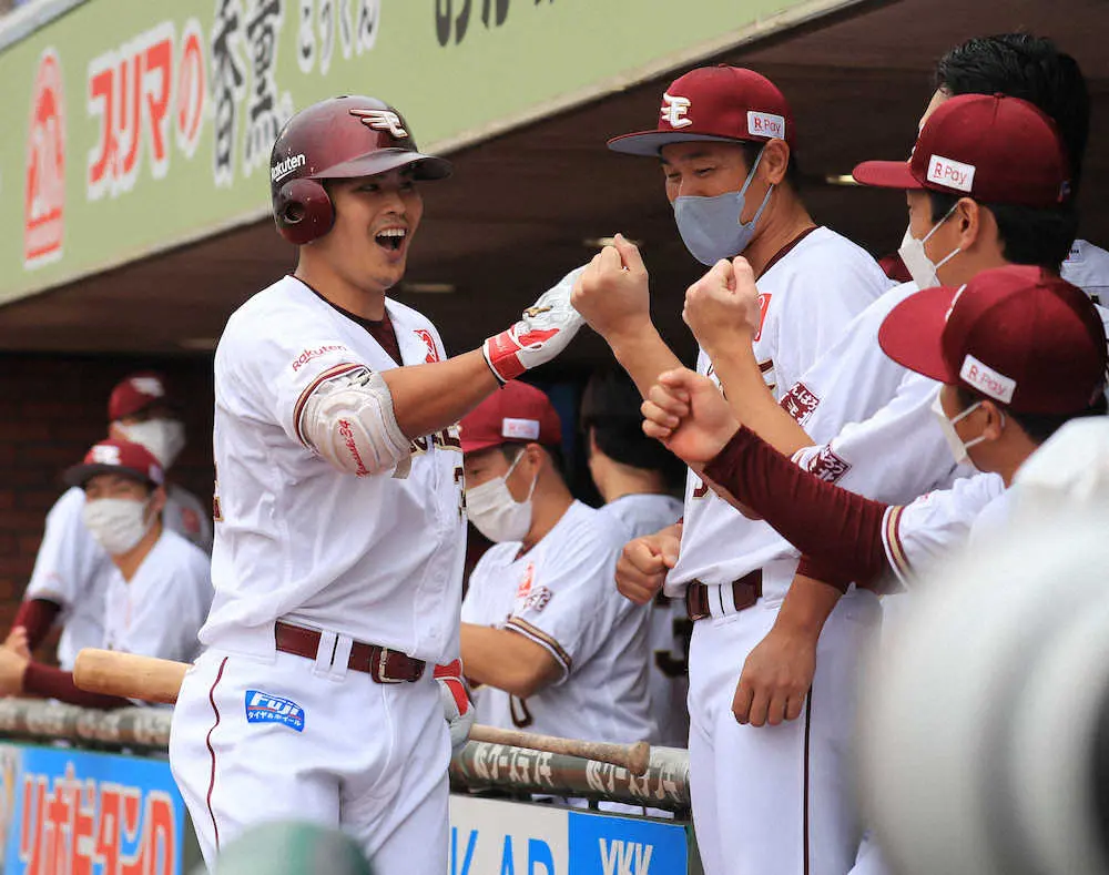 【画像・写真】楽天　代打・銀次の押し出し四球でサヨナラ勝ち!延長10回好リリーフの安楽が6勝目