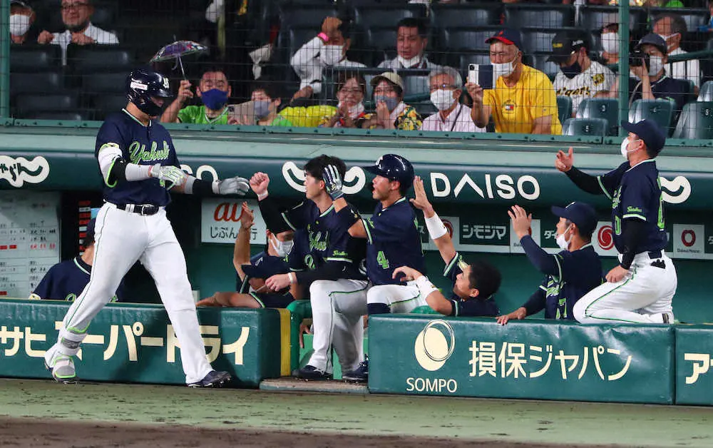 【画像・写真】ヤクルト村上が2試合連発の52号ソロ　ノムさん&落合に並び「光栄」　王貞治まであと3本