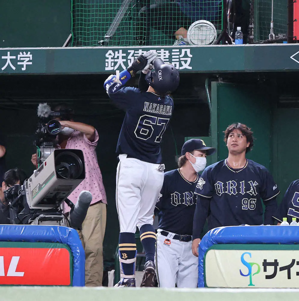 【画像・写真】オリ・中川圭　自身初2発で再び混パ0差演出「おまえが勝たせるんだ」恩師・高橋昭雄氏の教え実践