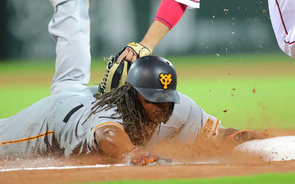 【画像・写真】巨人　一発攻勢で意地のV逸決定阻止！丸26号、中田20号、ウォーカーは21号＆22号　赤星5回零封