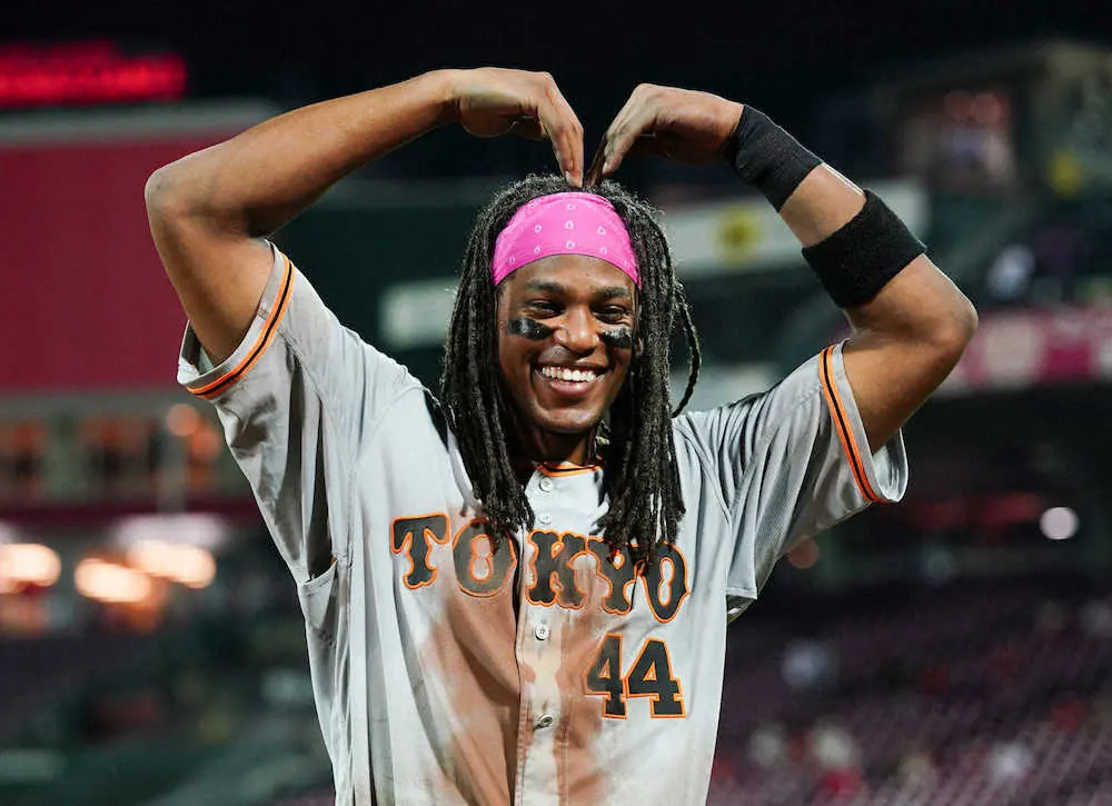 【画像・写真】巨人ウォーカー、来日初の1試合2発で勝利に貢献　意表突くヘッスラ三盗も成功「勝利のためになんでも」