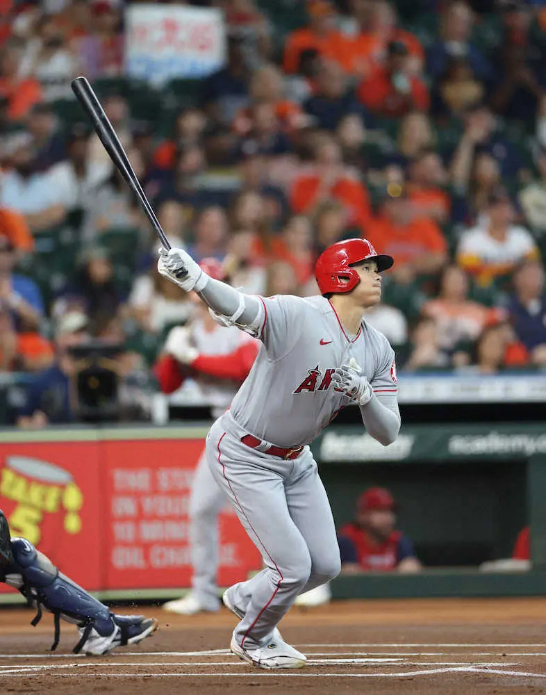 【画像・写真】エンゼルス・大谷　右手一本で34号！米メディア「大谷＝エイリアン説」も