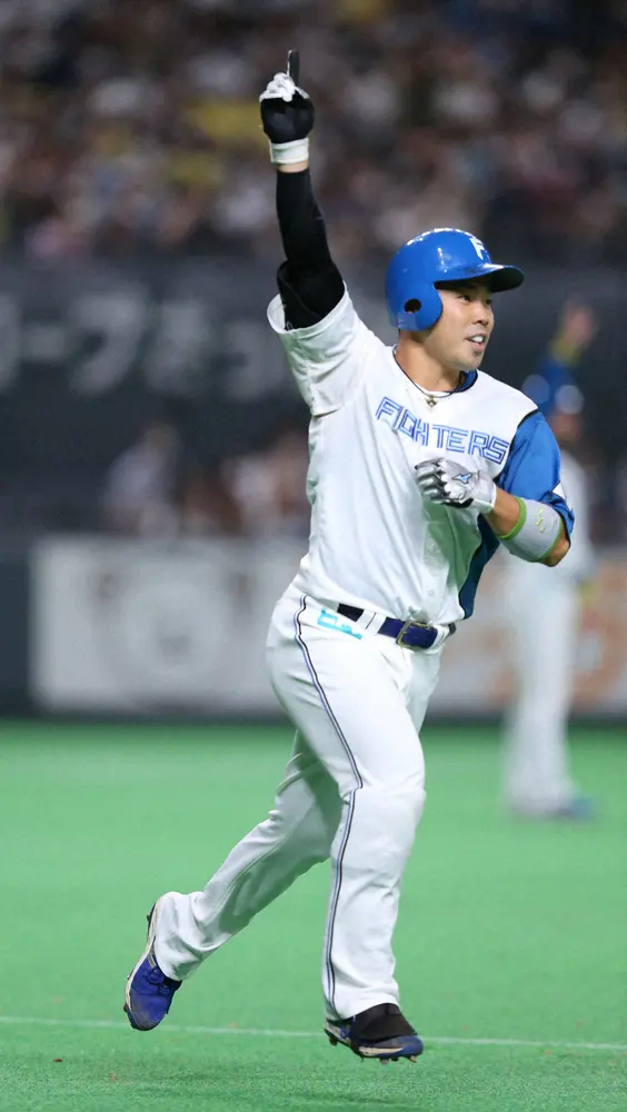 【画像・写真】日本ハム・近藤「スカパー！サヨナラ賞」初受賞　賞金の使い道は「スカパーはもう契約しているので…」