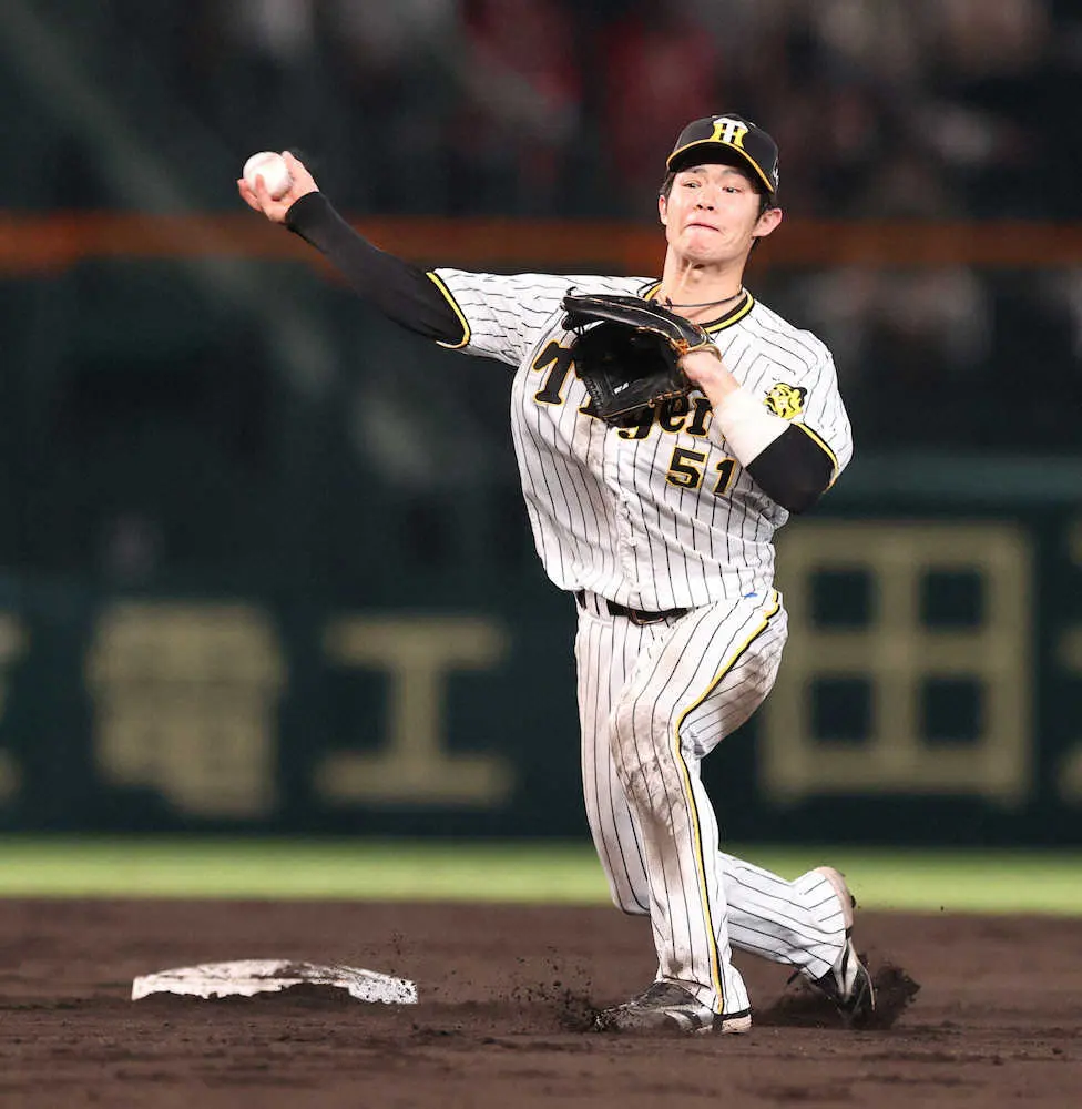 【画像・写真】阪神　4位広島との直接対決で“悪癖”リーグワースト79失策目で先制点献上　併殺狙った中野が大暴投