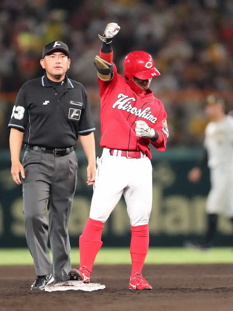 【画像・写真】広島　阪神との直接対決先勝!　ゲーム差1に接近　今季初の回またぎ栗林は球団初の新人から2年連続30S