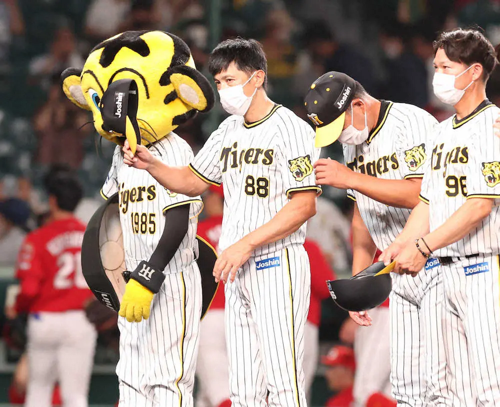 【画像・写真】阪神・矢野監督　引退発表の糸井に「なんとか嘉男にいい舞台をつくれるように頑張っていきたい」