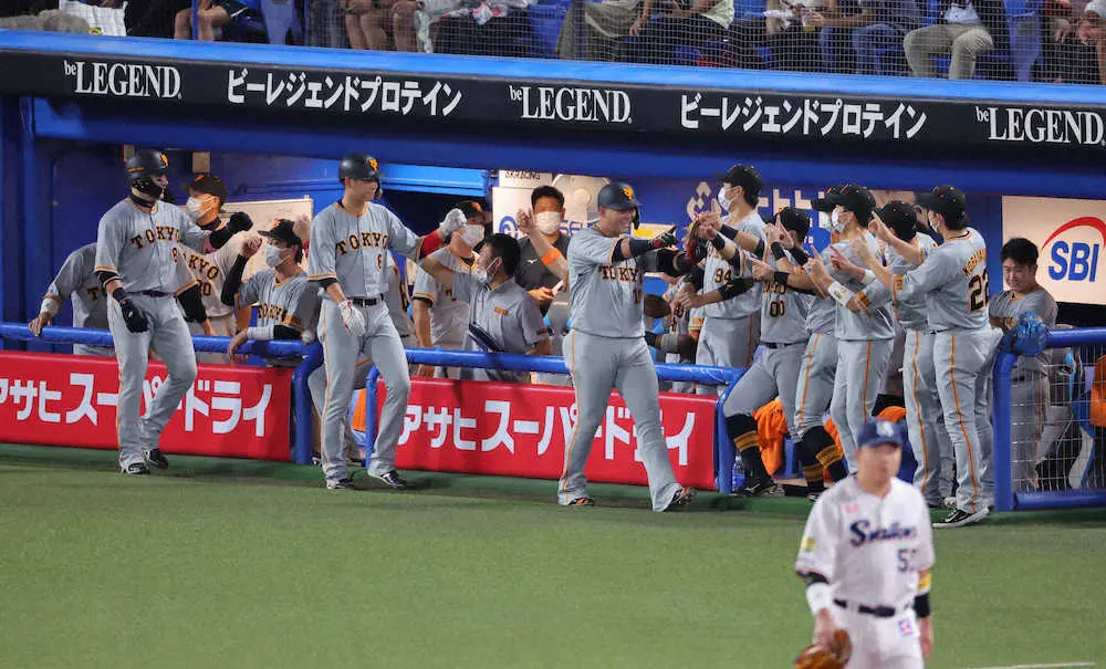 【画像・写真】巨人・中田翔　栗山監督の前で3ラン「“恩返しをしていこうな”という言葉をかけていただいた」