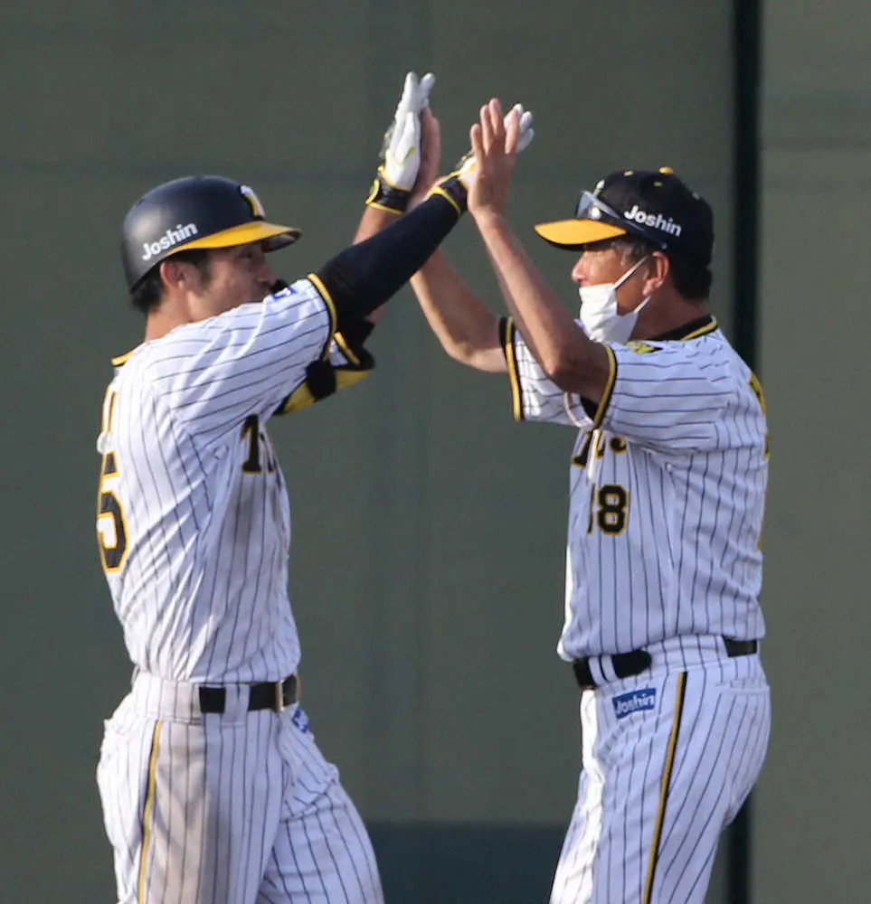 【画像・写真】阪神・平田監督　劇弾の江越に止まない“カツオ節”「長崎まで飛んでいったよ」「糸井の跡を継いで超人」