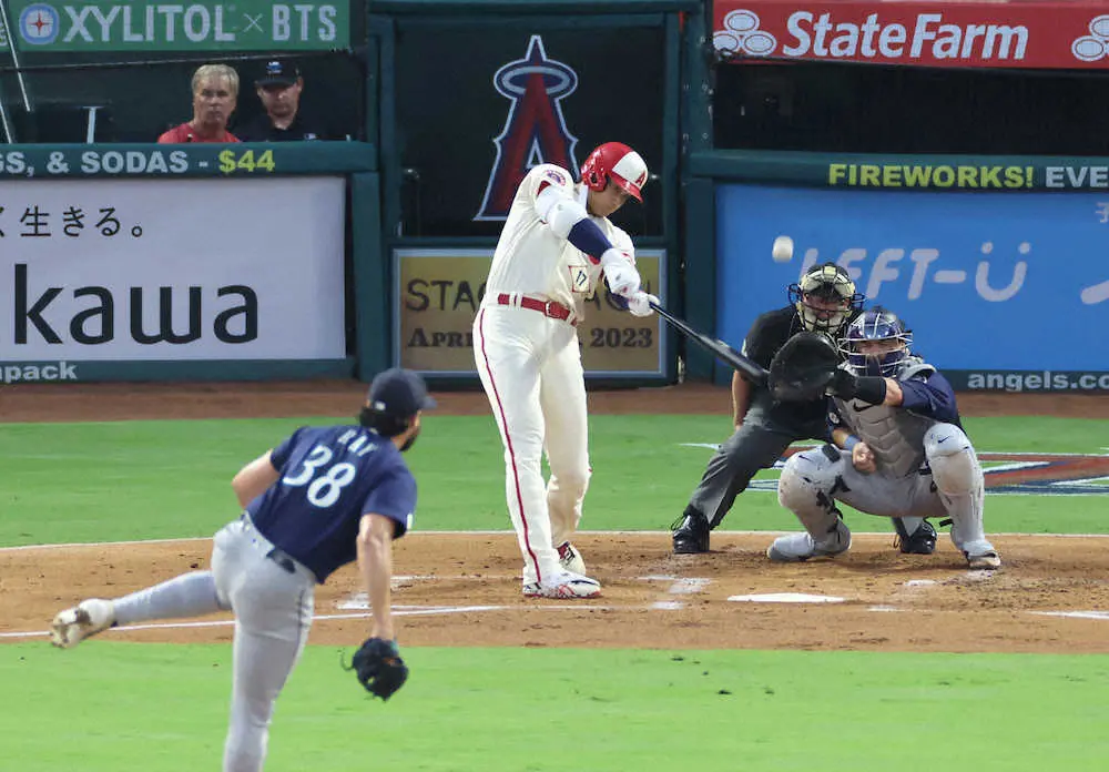 【画像・写真】大谷翔平　2戦連続安打　第1打席でラッキー二塁打　逆転をお膳立て