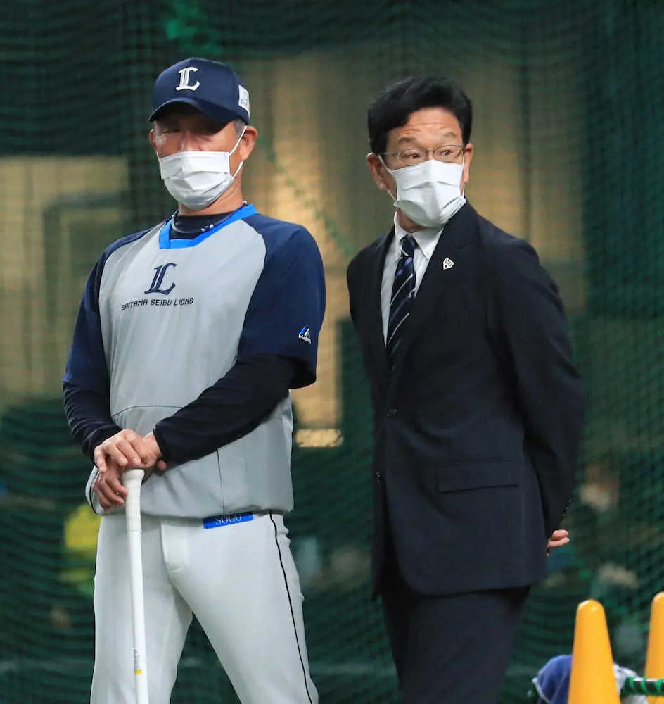 【画像・写真】侍ジャパン・栗山監督　試合視察で西武・与座＆源田を高評価