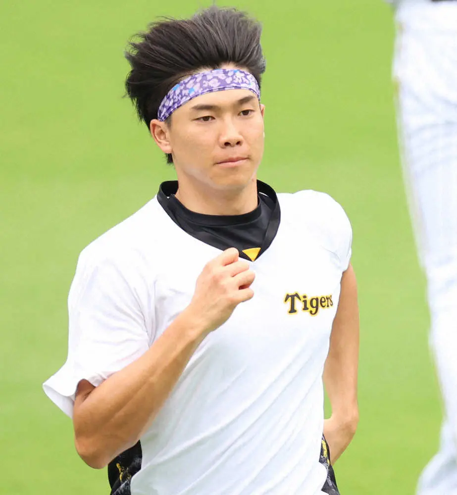 【画像・写真】＜阪神練習＞髪をなびかせてダッシュを行う湯浅（撮影・北條　貴史）