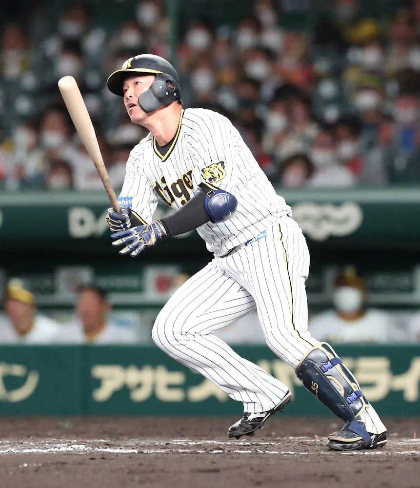 【画像・写真】阪神　代打・陽川が起死回生の同点アーチ!!　8回にエスコバーから今季1号ソロ