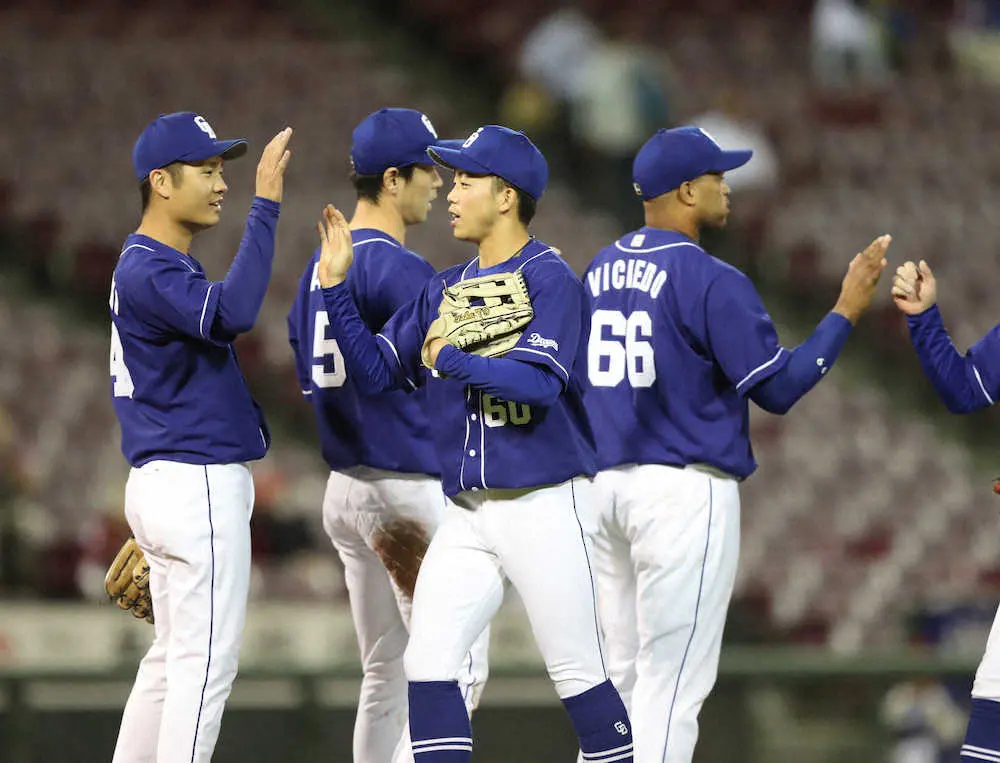 【画像・写真】中日・岡林が決めた!“栗林キラー”だ「あそこで何とか1本打ててよかった」