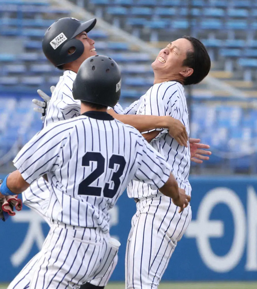 【画像・写真】立大が4年・吉岡広貴のサヨナラ打で1勝1敗に　ドラフト候補の山田主将も2安打2打点