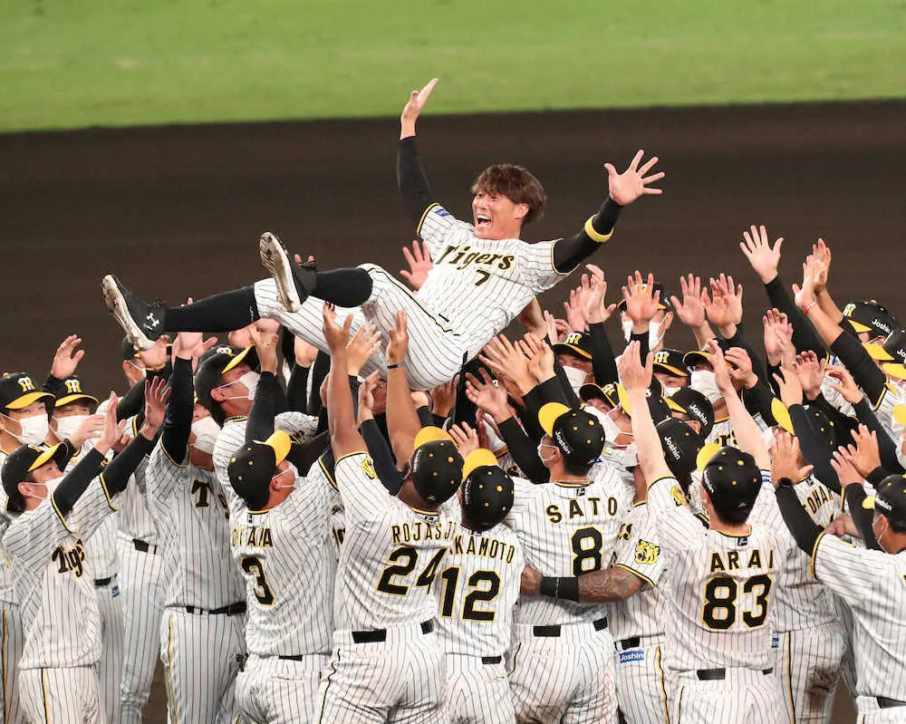 【画像・写真】阪神・糸井　ラスト胴上げは背番号と同じ7回　万感引退セレモニー