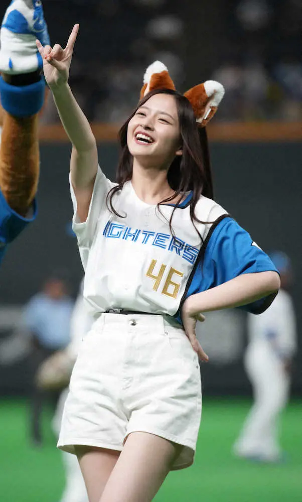 【画像・写真】きつねダンスを踊る乃木坂46の金川紗耶