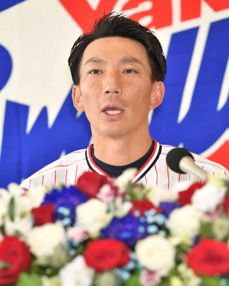 【画像・写真】ヤクルト・嶋　涙の現役引退表明　恩師ノムさんに誓う「名将と呼ばれる指導者になっていきたい」