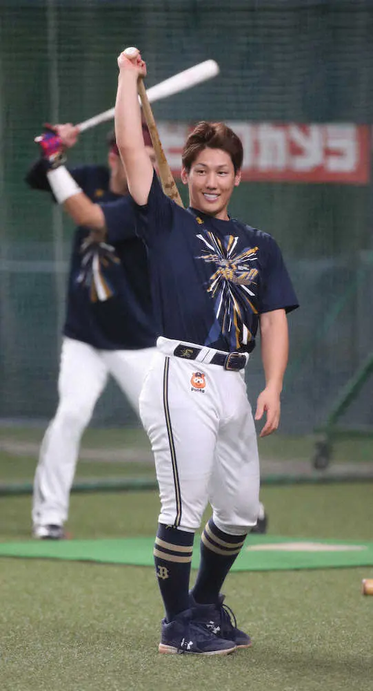 【画像・写真】打撃練習を行うオリックス・吉田正（撮影・成瀬　徹）