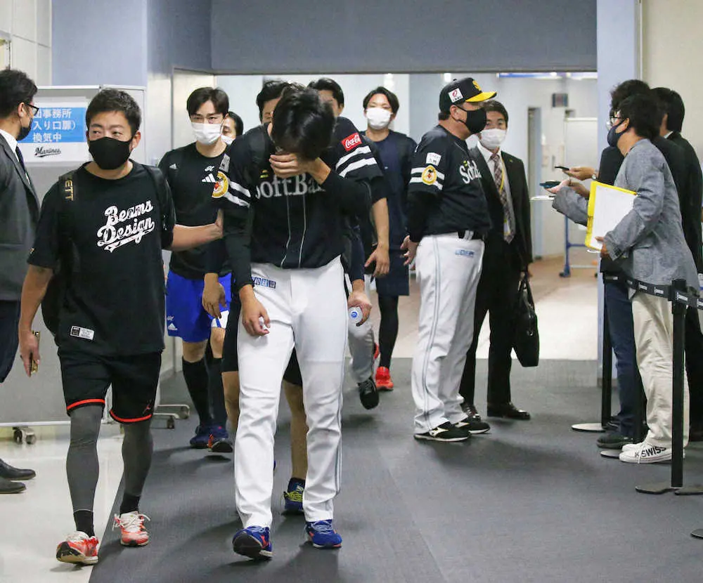 【画像・写真】ソフトバンク藤本監督、V逸も選手労う「選手は1年間よく頑張った。誰も力を抜いてない」